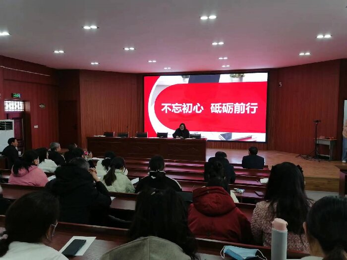 榜样校长发言1.jpg