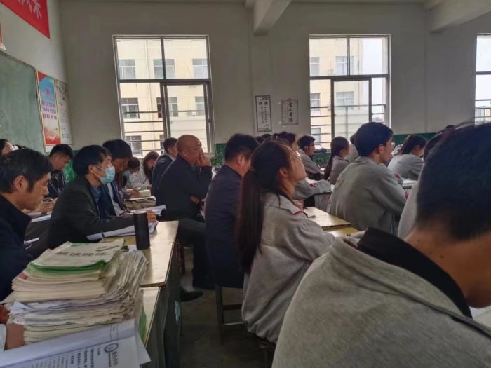 化学老师.jpg