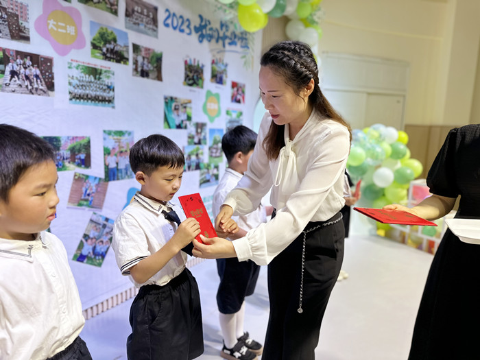 毕业庆典1.jpg