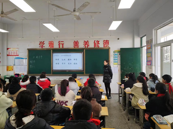谭_副本.jpg