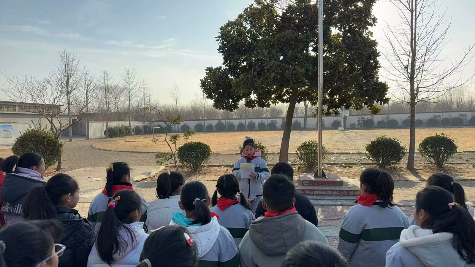 国旗下讲话.jpg