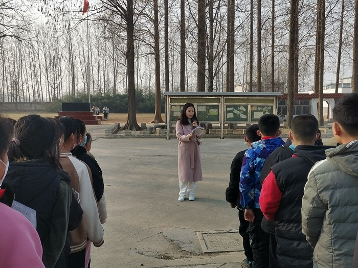 升旗仪式图片_副本.jpg