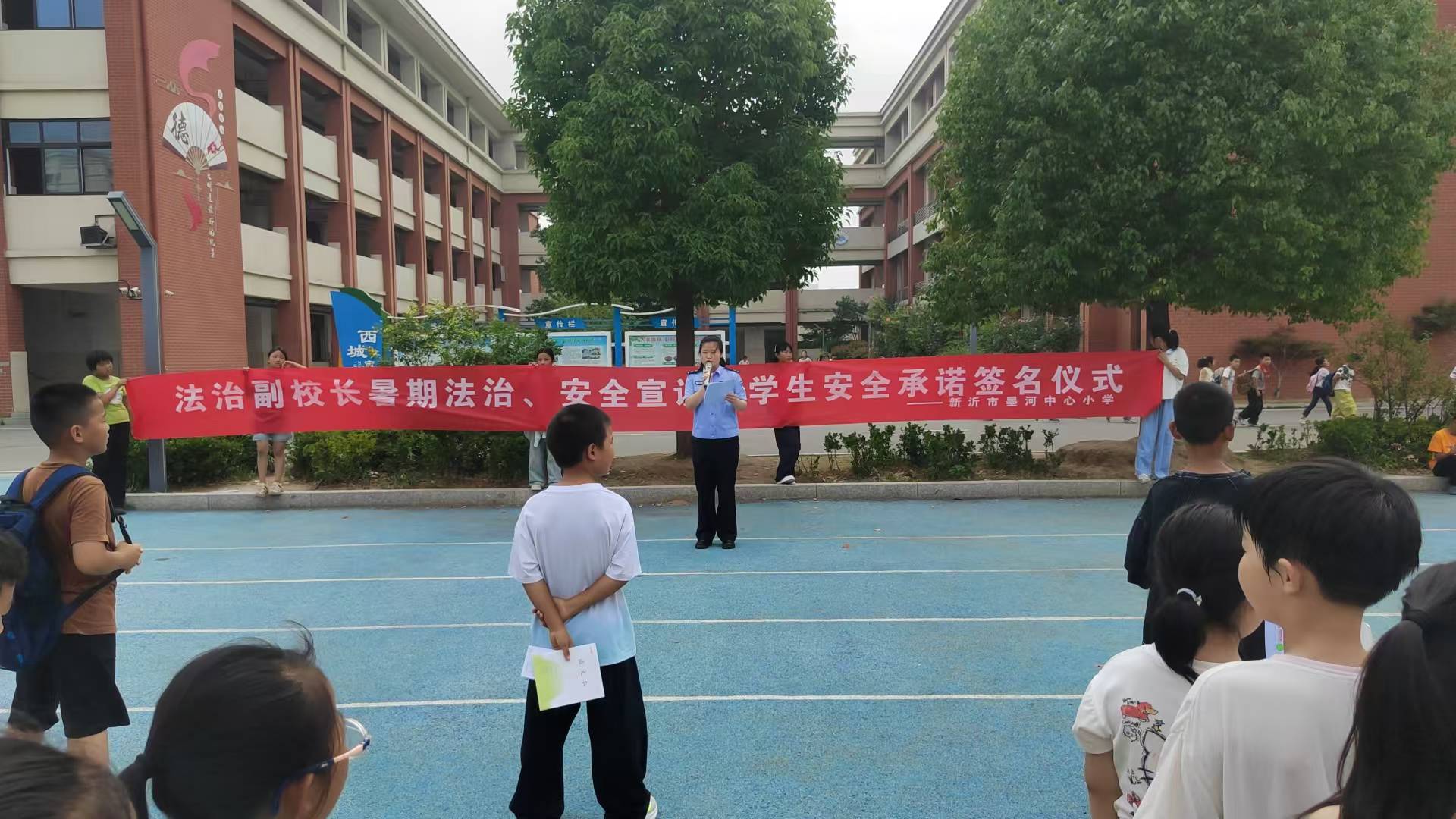 2eca1fceff055bc66877fb797704bde.jpg