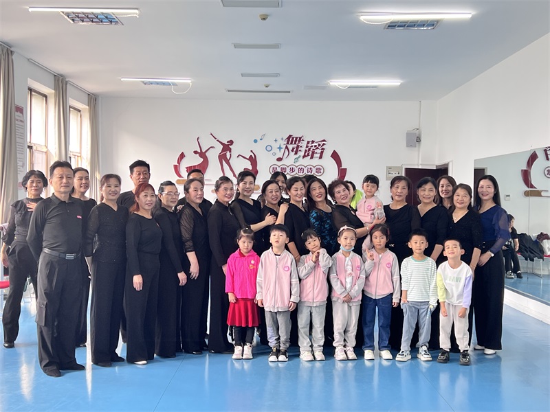 情暖重阳，共绘红霞光---机关幼儿园重阳节活动