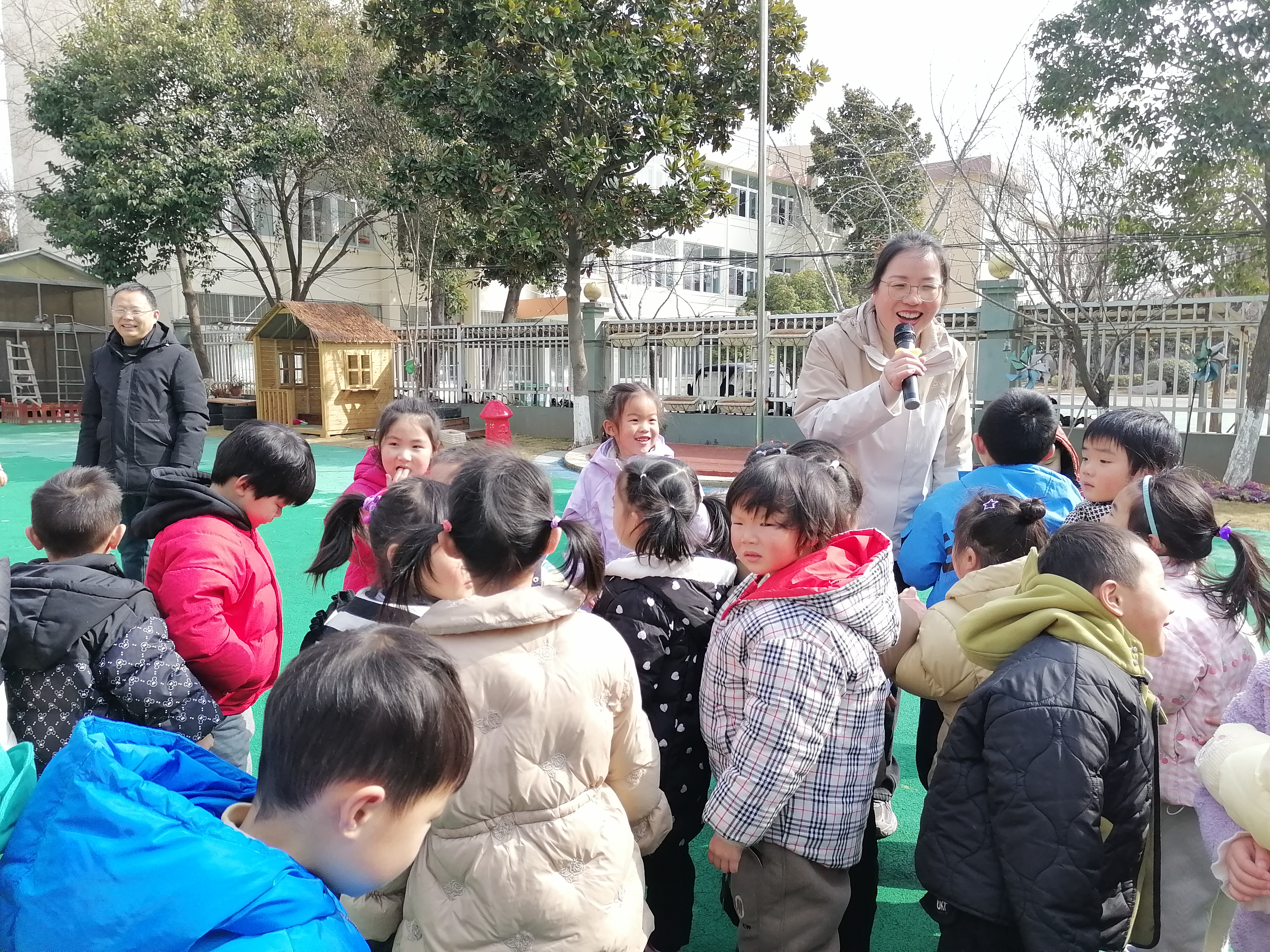 以“演”筑防 安全“童”行--新沂市机关幼儿园消防安全演练活动