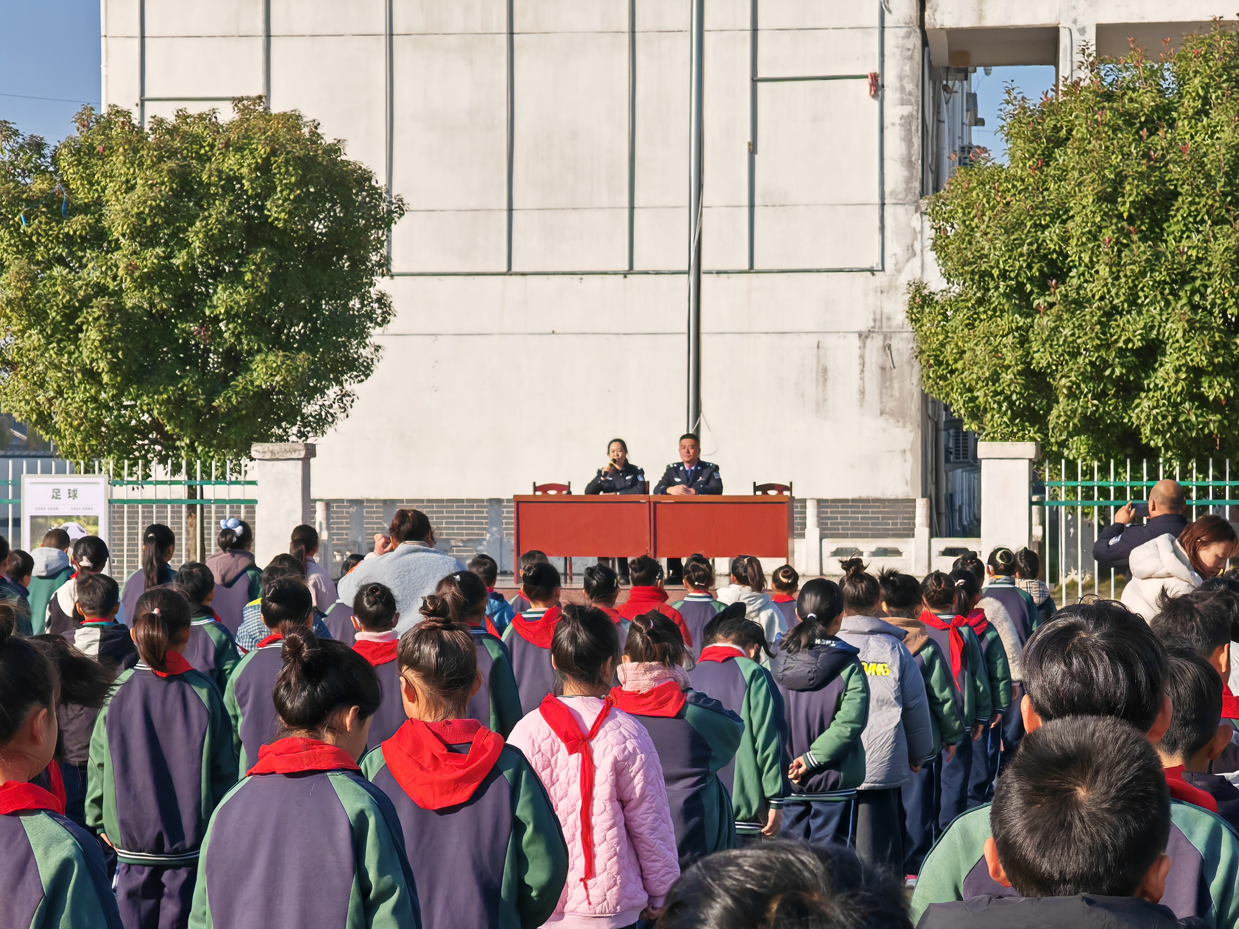法治护航成长 安全伴我同行 ——窑湾镇中心小学举行法治副校长进校园宣讲活动