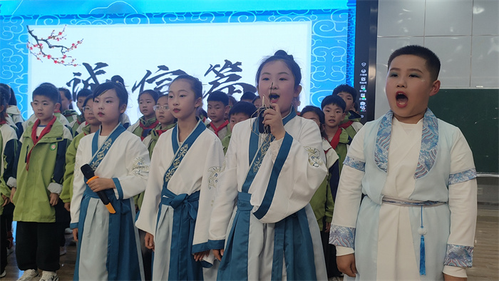 诗韵流芳传经典 书香满园润心田 ——城关小学举行诗歌诵读比赛