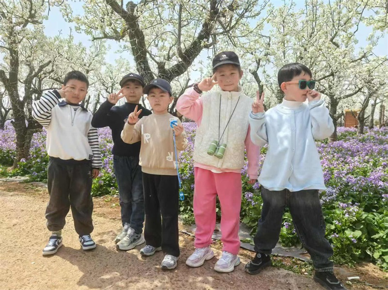 春日寻趣，“童”享自然 ---新沂市机关幼儿园亲子春游活动