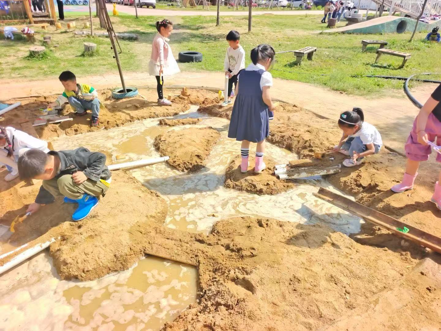 “游”启探索，“戏”享户外——时集镇中心幼儿园开展户外游戏评比活动