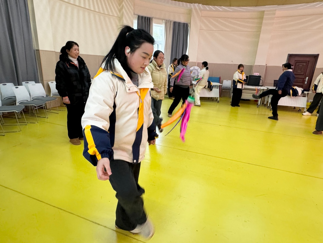 踢毽飞彩·摸石争先 ——邵店镇中心幼儿园工会委员会活动
