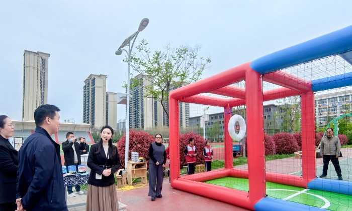 青瓦绘乡情 科技逐梦想 —— 瓦窑小学特色社团亮相德育大会