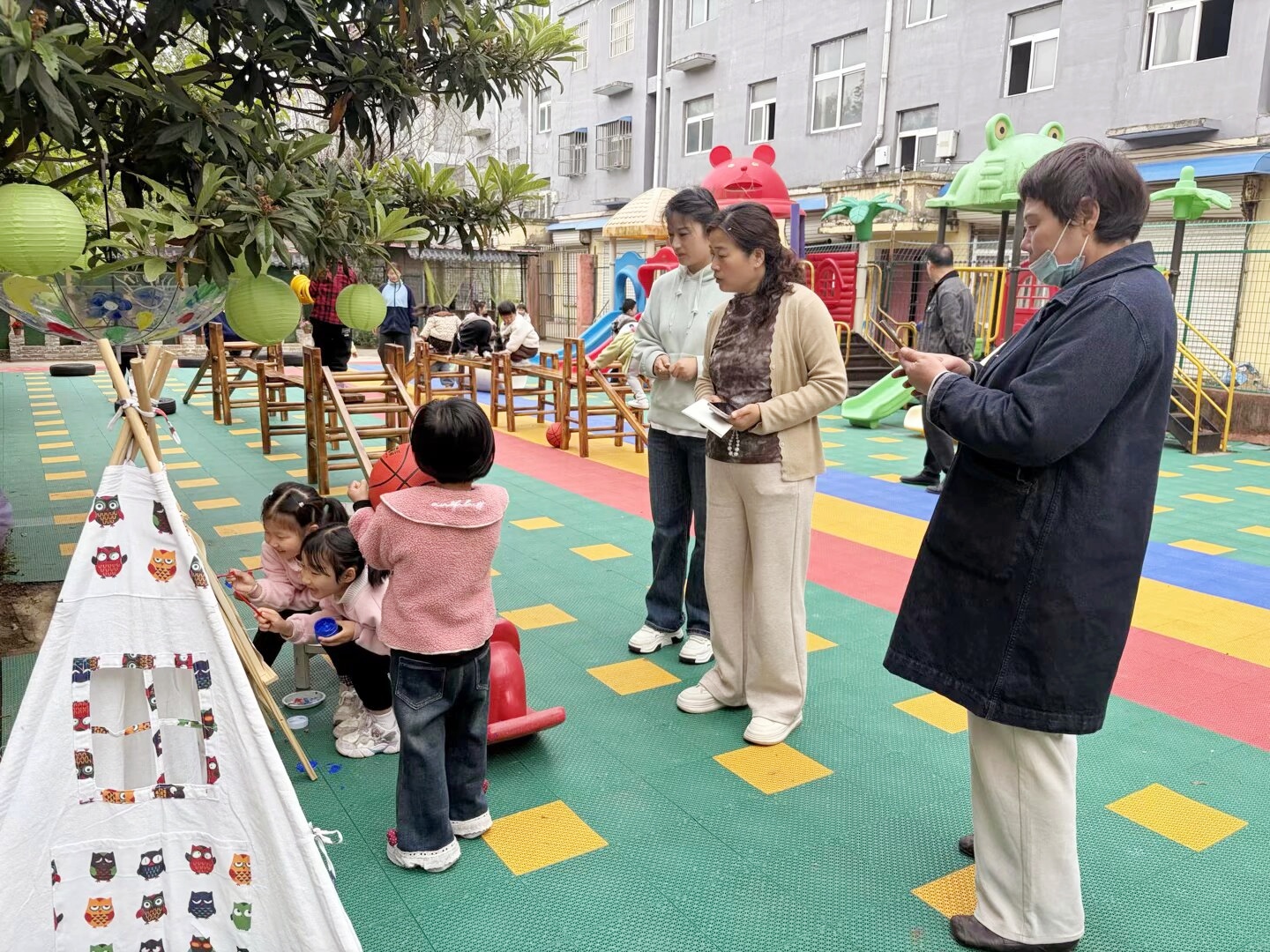 互学互鉴促提升  携手共育谱新篇——合沟镇开展“园园行”交流活动