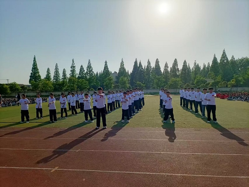 扬武术之魂 展少年风采——八一实验学校成功举办校园武术操比赛
