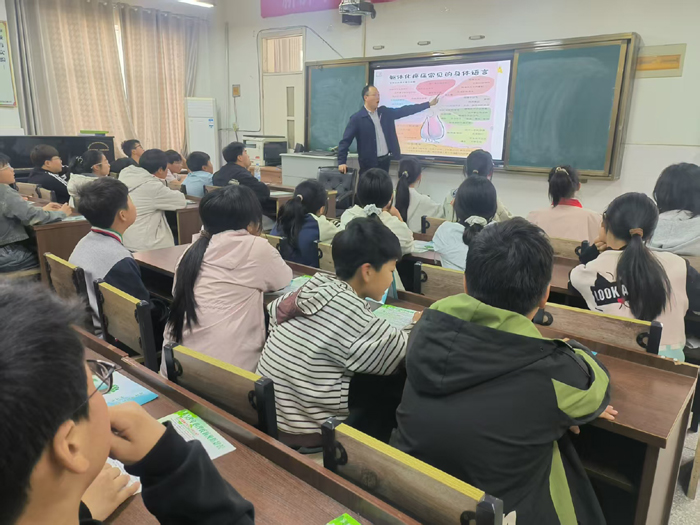 “心育润美”助成长   “大美”德育绽芳华 ——新沂市人民医院心理健康专家走进学校开展心理健康教育活动
