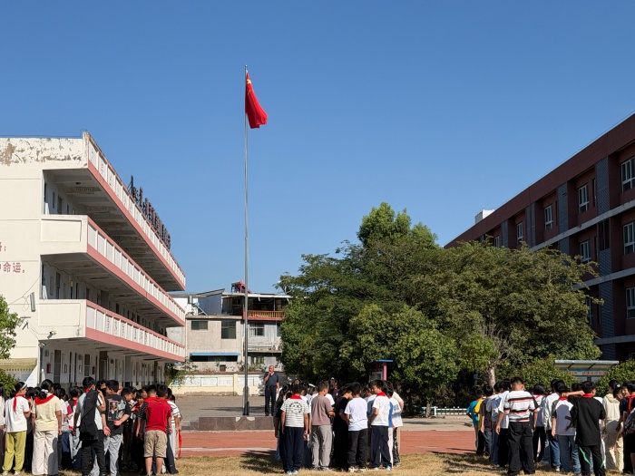 知危险    会避险 ——瓦窑镇新世纪小学开展消防安全应急疏散演练活动